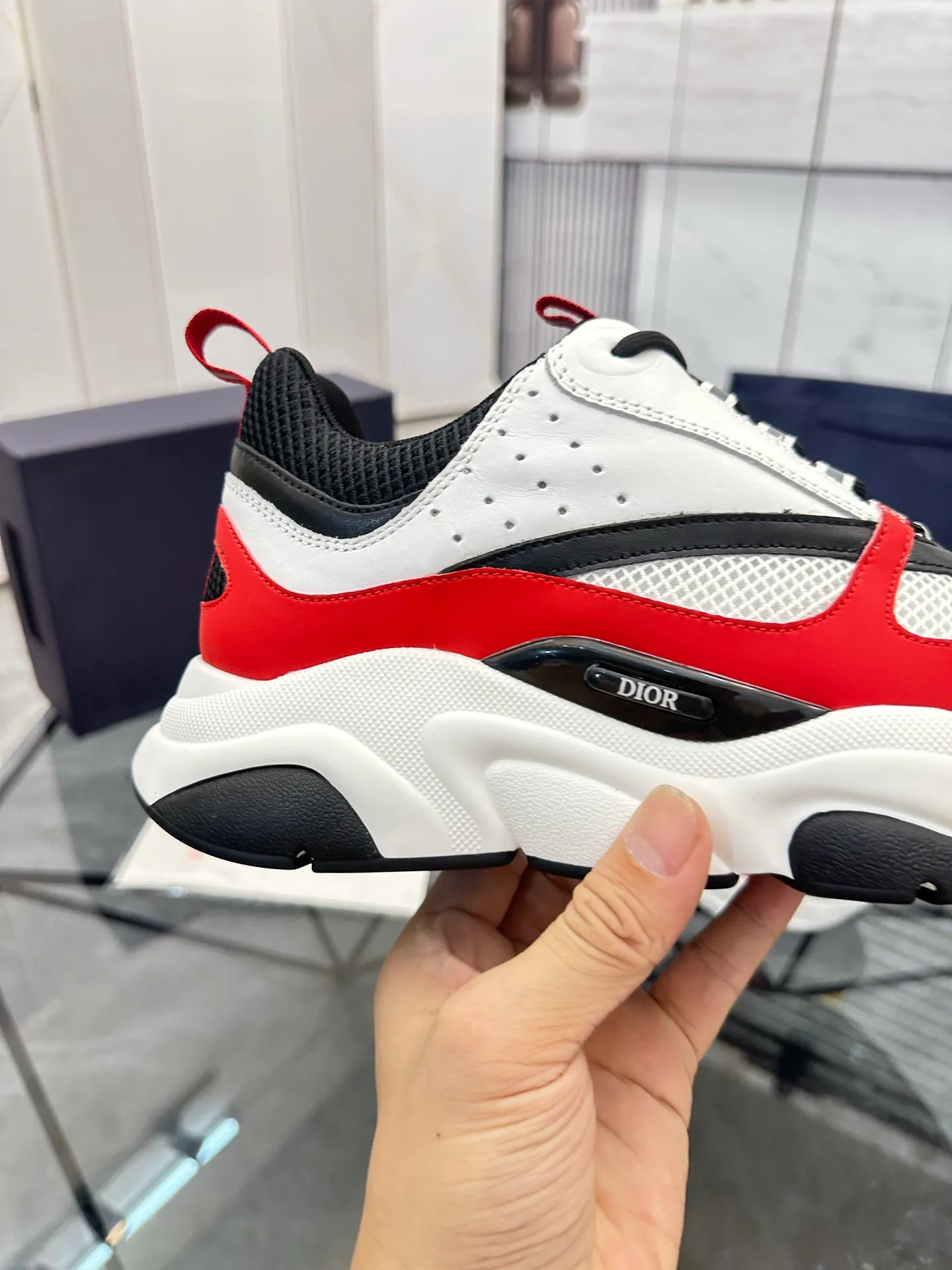 Men's shoes: 💰P460¥ Ready in Guangzhou, fully packaged Product trademark: Dior* "Dior*" low-top casual shoes Regular size: 38-46 (can be customized to 47) B22 Product materials: imported cowhide leather upper spliced ​​with original fabric, breathable lining, original outsole. Number: 920